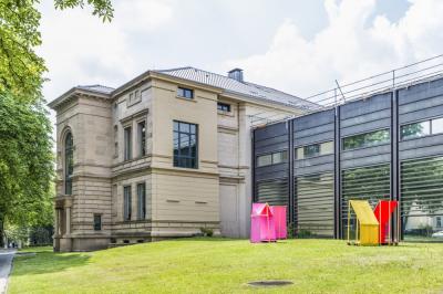 Villa und Erweiterungsbau