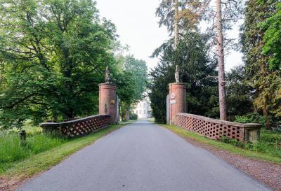 Zufahrt zu Schloss Buldern