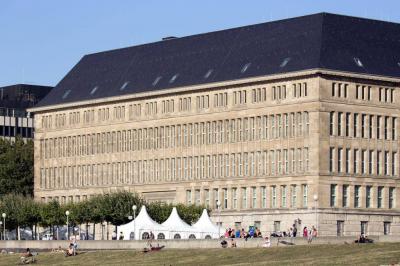 Rheinansicht Verwaltungsbau der Mannesmann Röhrenwerke