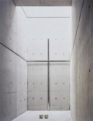 Kapelle im Haus der Stille mit Sichtbetonwänden