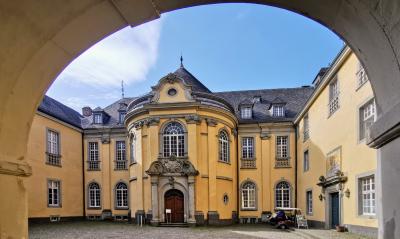 Schloss Dyck, Innenhof
