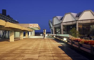 Ansicht Audimax bei Nacht