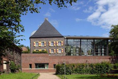 Gesamtansicht mit Glasanbau