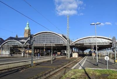 Hauptbahnhof Krefeld, Bahnsteighalle von außen