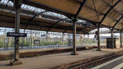 Hauptbahnhof Krefeld, Bahnsteighalle Innenansicht