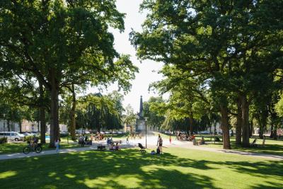 Neugestaltung Kaiser-Wilhelm-Platz, Wegeführung zur Platzmitte