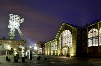 Maschinenhalle mit Förderturm