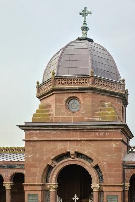 Mausoleum, Mittelbau mit oktogonalem Kuppelkranz