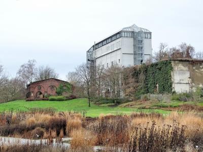 Maximilianpark mit Glaselefant von hinten