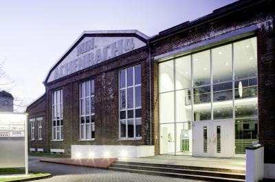 ehemaliges Zechengebäude am Abend