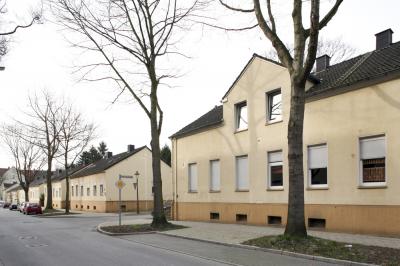 Straßenzug in der Siedlung