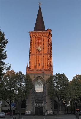 St. Severin, frontale Turmansicht