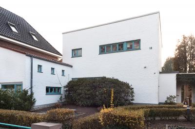 Münster, Max-Winkelmann-Str. 10, Straßenseite mit Seitenfassade des Garagenvorbaus
