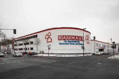 Außenenansicht ehemalige Opelgarage