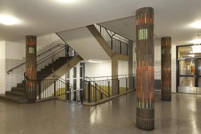 Innenansicht Treppenhaus des Carl-Duisberg-Realgymnasiums