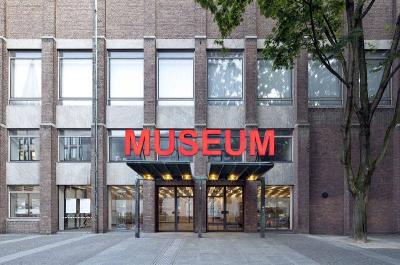 Haupteingang Museum für Angewandte Kunst