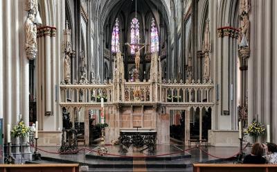 Blick auf den Lettner im Dom St. Viktor