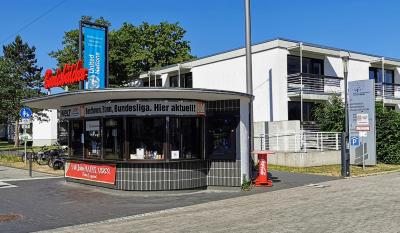 Bundesbüdchen vor Abgeordneten-Wohnhäusern