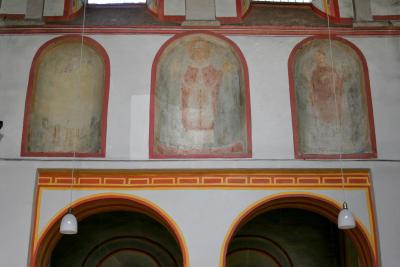 romanische Wandmalereinen im nördlichen Nischentriforium des Chors