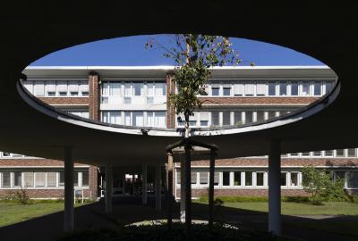 Runde Öffnung im Verbindungsdach