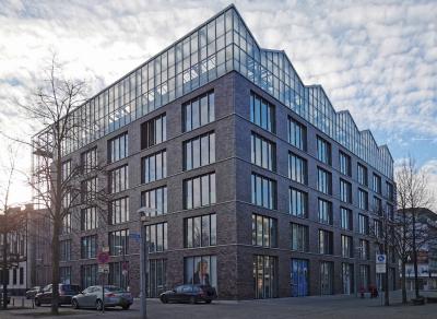 Verwaltungsgebäude mit Dachgewächshaus am Altmarkt 