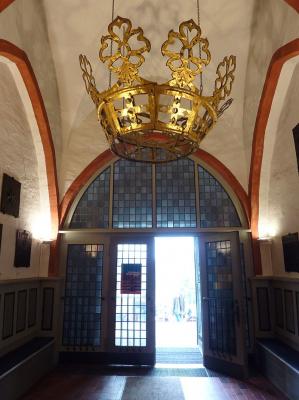 originales Krönchen im Eingang