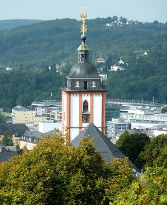 Kirchturm mit sogenanntem Krönchen auf der Spitze