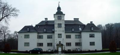 Schloss Laer, Frontansicht Hauptgebäude