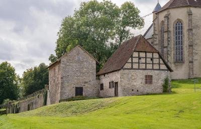 Geflügelhaus und Schmiede