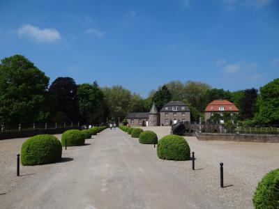 Zufahrt der Wasserburg Anholt