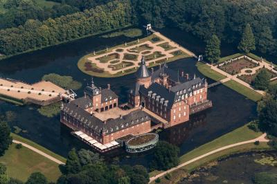 Luftbild der Wasserburg Anholt