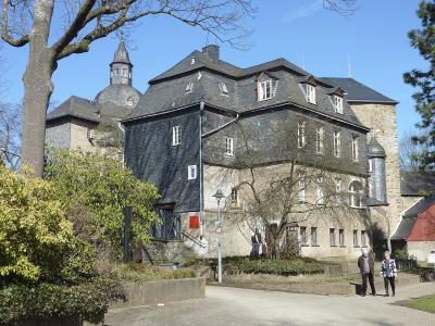 Ansicht der Kernburg aus dem Schlosspark von Südosten