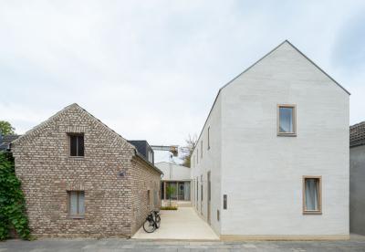 Frontansicht, Zugang zum Innenhof