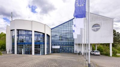Universität Witten/Herdecke, Rundbau mit Eingangsbereich