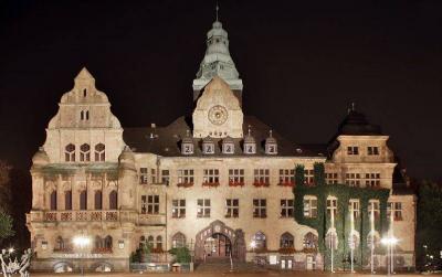 Fassade bei Nacht