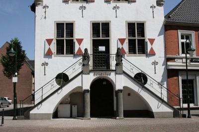 Frontansicht mit Eingangsbereich