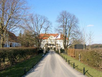 Zufahrt zum Schloss