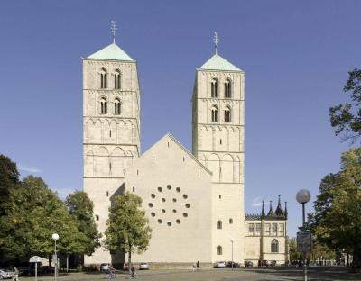 Westfassade des Domes
