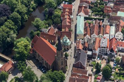 Luftbild mit Museum, Clemenskirche und Marienkapelle