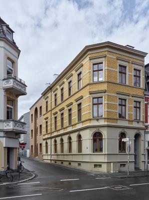 Haus im Burggarten, Straßenperspektive