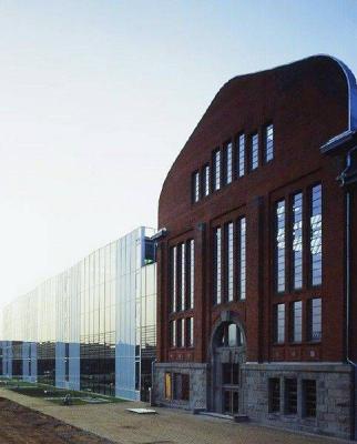 Turbinenhalle mit Büroneubau