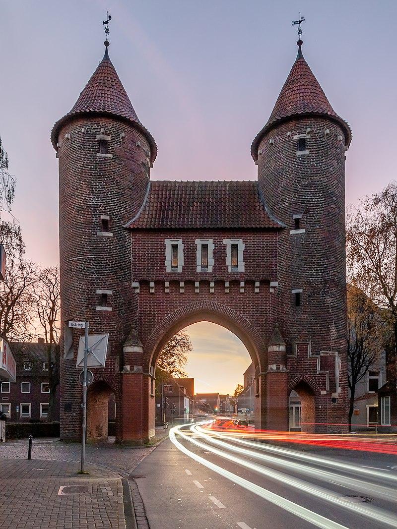 Lüdinghauser Tor in der Dämmerung