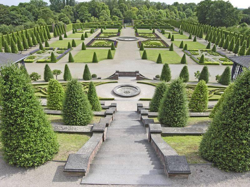Blick über den gesamten Garten