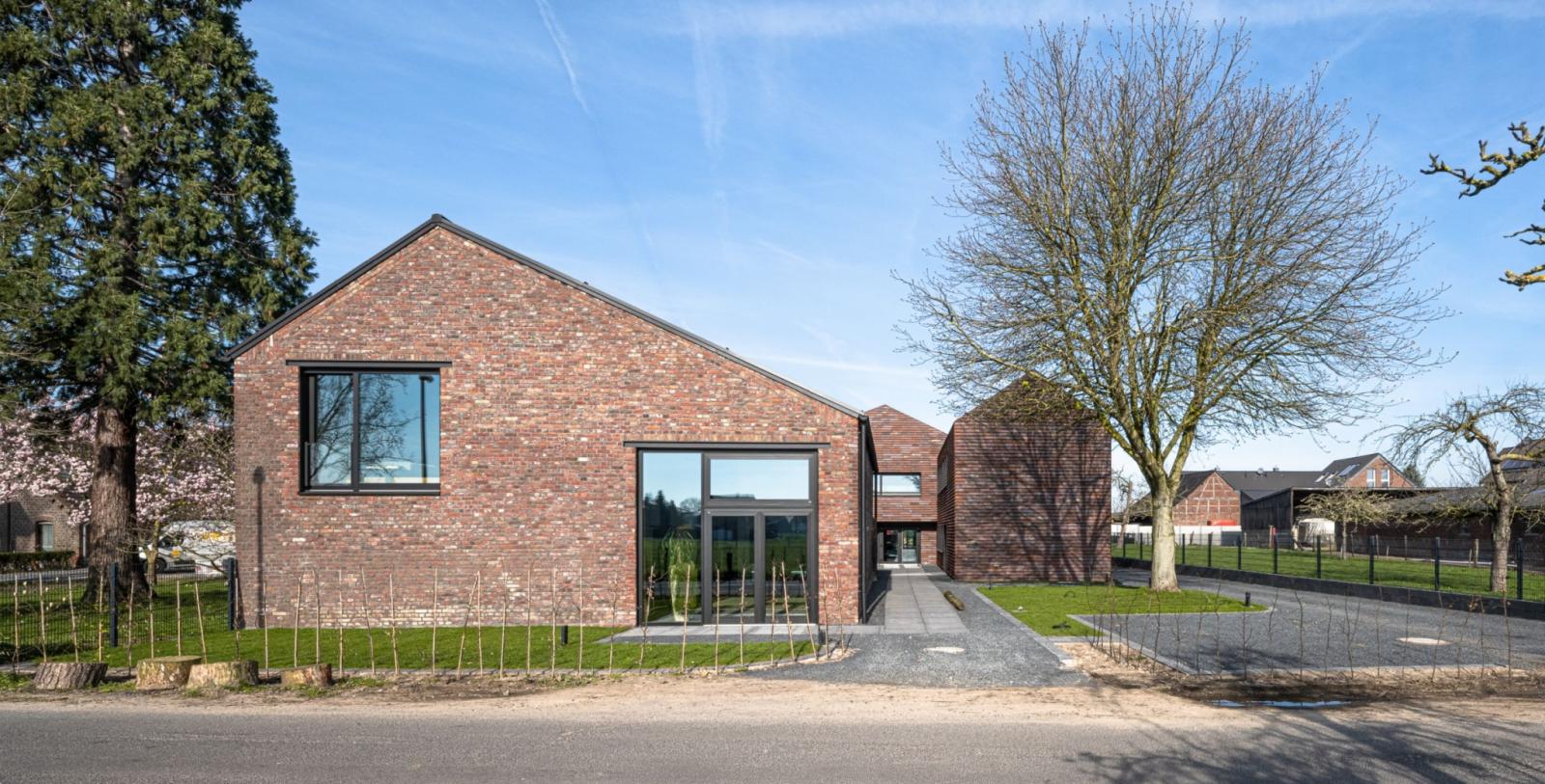 Frontansicht, Zugang zum Innenhof