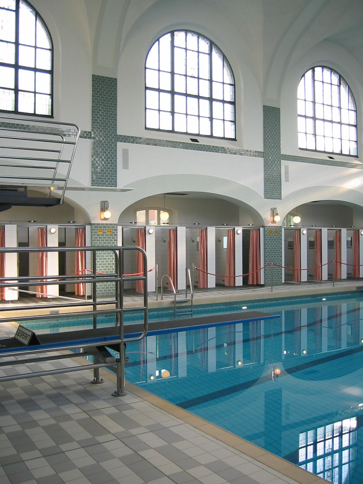 Innenansicht Schwimmhalle