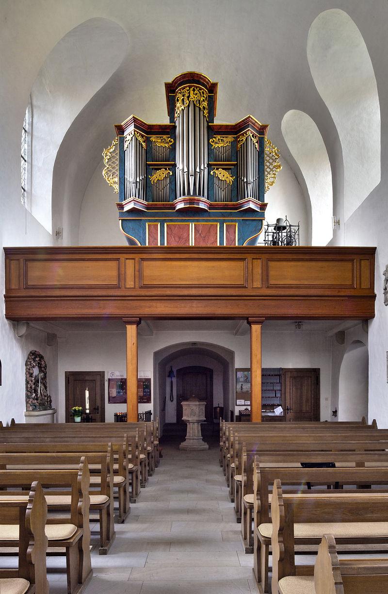 Blick zur Orgelempore