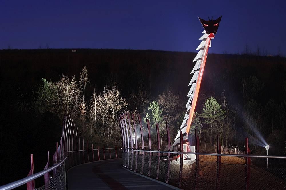Drachenbrücke Recklinghausen angestrahlt bei Nacht