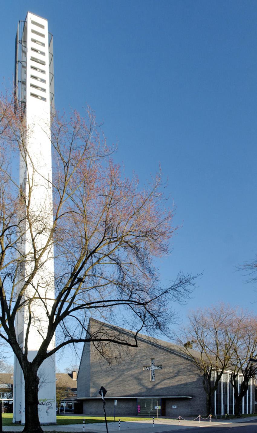 Petruskirche in Düsseldorf mit Campanile