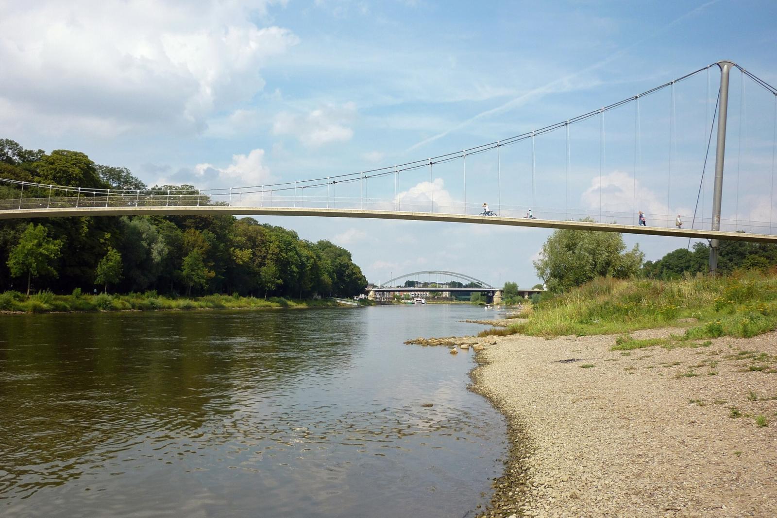 Glacisbrücke über der Weser