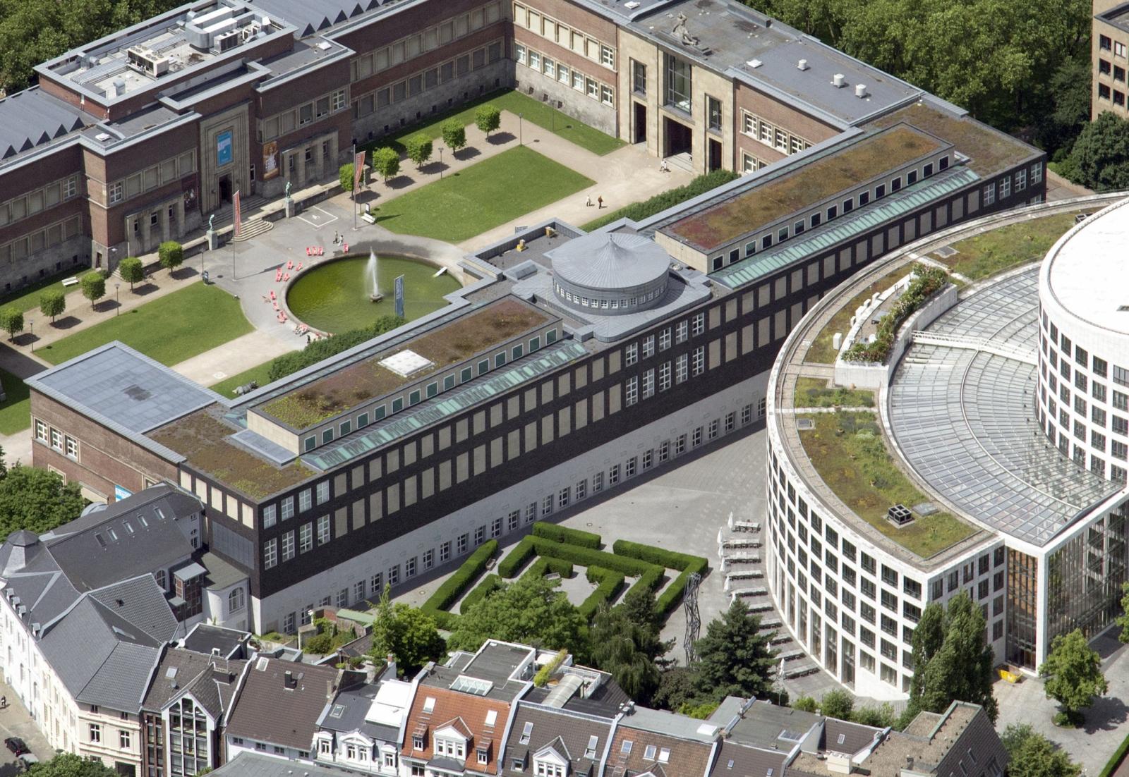 Neubau von Ungers im Osten
